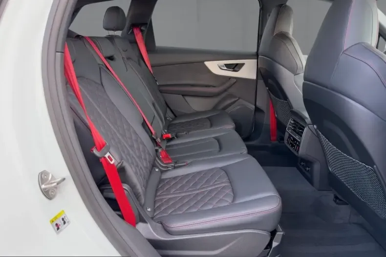 Audi SQ7 din 2025 cu 22.214 km - oferta AUD215927 - foto 11