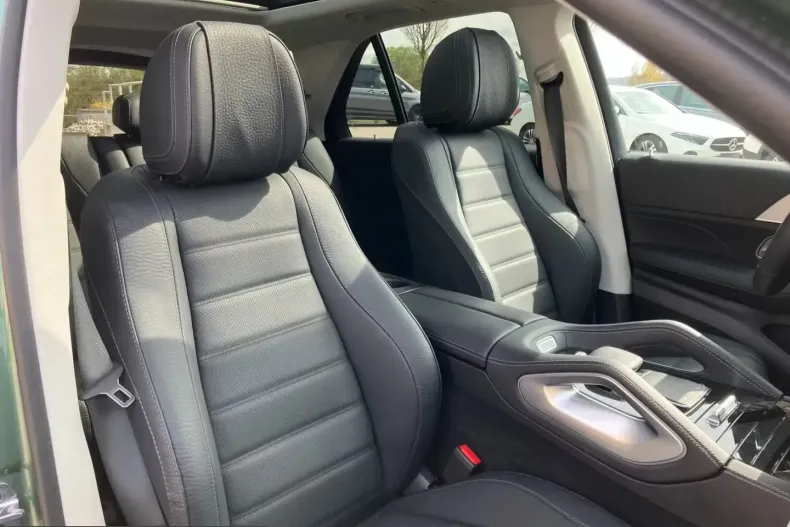 Mercedes-Benz GLE 400 (Clasa GLE) din 2025 cu 8.700 km - oferta MER215929 - foto 7