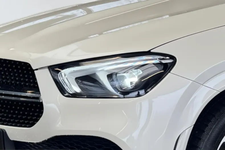Mercedes-Benz GLE 400 (Clasa GLE) din 2022 cu 27.000 km - oferta MER215940 - foto 4