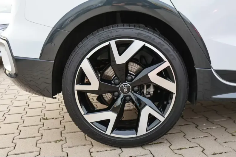 Audi A3 din 2024 cu 3.724 km - oferta AUD215946 - foto 3