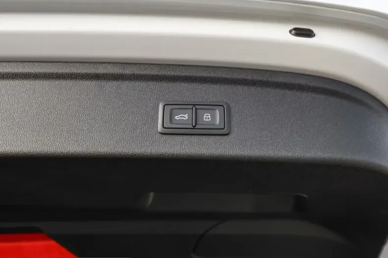 Audi A3 din 2024 cu 3.724 km - oferta AUD215946 - foto 18