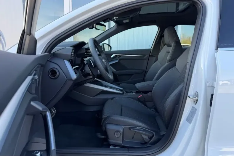 Audi A3 din 2025 cu 7.553 km - oferta AUD215950 - foto 11