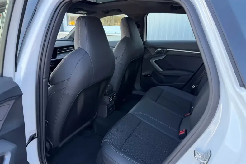 Audi A3 din 2025 cu 7.553 km - oferta AUD215950 - foto 14
