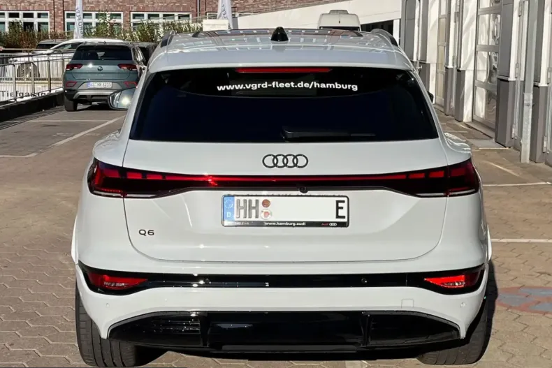 Audi Q6 e-tron din 2025 cu 16.996 km - oferta AUD215964 - foto 3