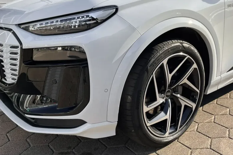 Audi Q6 e-tron din 2025 cu 16.996 km - oferta AUD215964 - foto 5