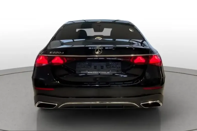 Mercedes-Benz E 220 (Clasa E) din 2025 cu 4.596 km - oferta MER215970 - foto 5