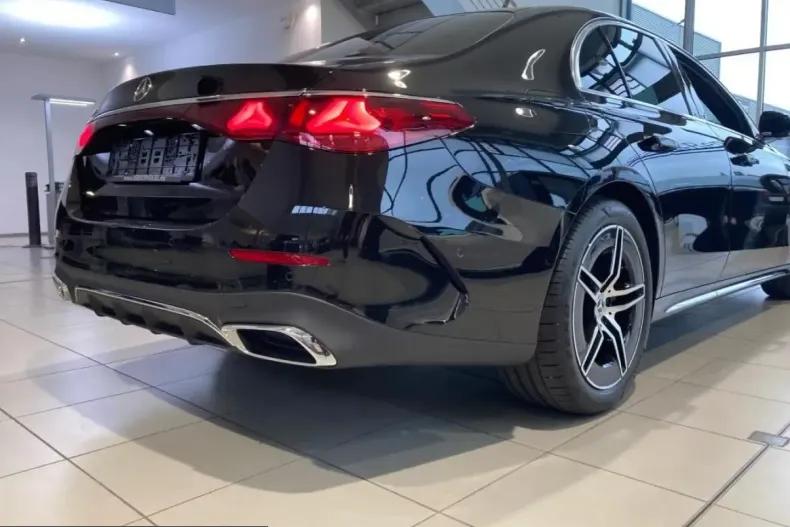 Mercedes-Benz E 220 (Clasa E) din 2025 cu 4.596 km - oferta MER215970 - foto 8