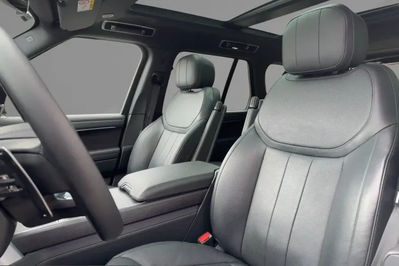 Land Rover Range Rover din 2025 cu 27.589 km - oferta LAN215971 - foto 8