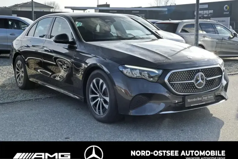 Mercedes-Benz E 220 (Clasa E) din 2024 cu 7.325 km - oferta MER215975 - foto 1