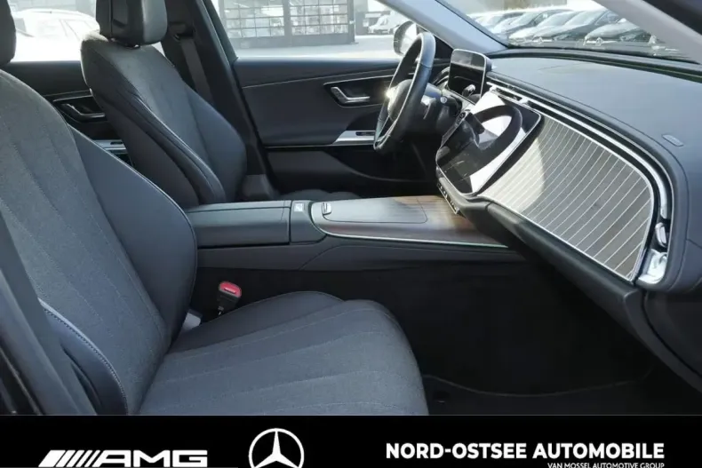 Mercedes-Benz E 220 (Clasa E) din 2024 cu 7.325 km - oferta MER215975 - foto 6