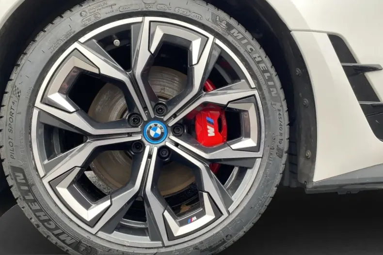 BMW i4 (Seria 4) din 2024 cu 21.038 km - oferta BMW215978 - foto 12