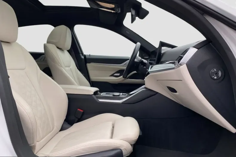 BMW i4 (Seria 4) din 2024 cu 21.038 km - oferta BMW215978 - foto 17