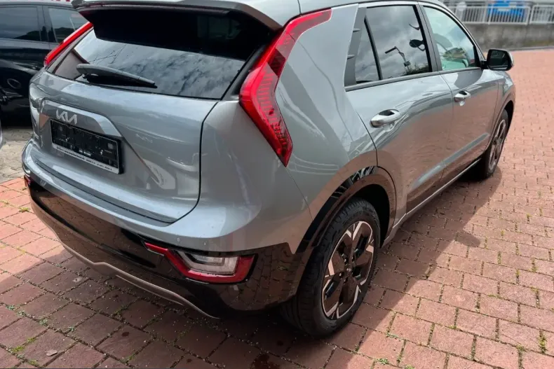 Kia Niro din 2023 cu 24.580 km - oferta KIA215982 - foto 4