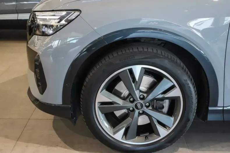 Audi Q4 e-tron din 2023 cu 79.450 km - oferta AUD215987 - foto 4