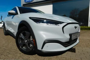 Ford Mustang Mach-E din 2023 - oferta FOR215989