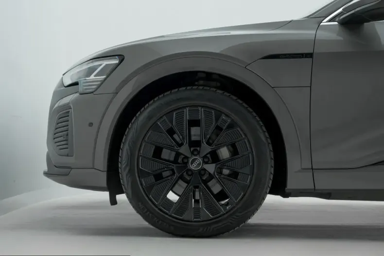 Audi Q8 e-tron din 2023 cu 21.940 km - oferta AUD215991 - foto 6