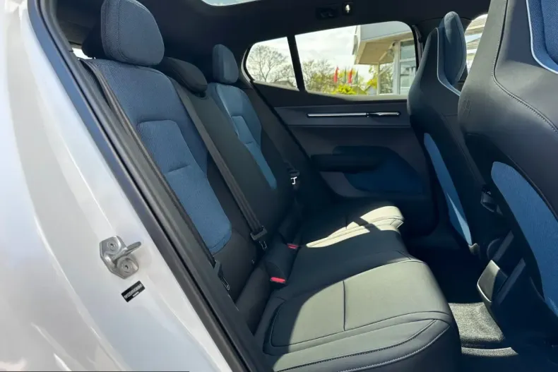 Volvo EX30 din 2025 cu 5.000 km - oferta VOL215992 - foto 11