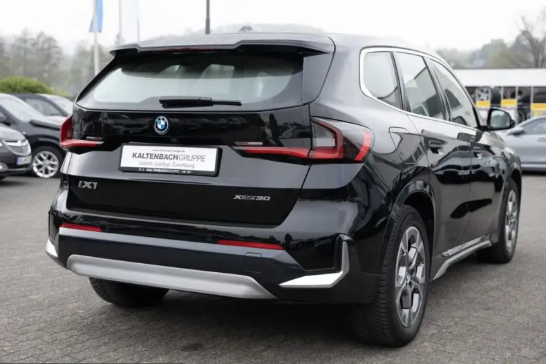 BMW iX1 (Seria X) din 2023 cu 48.275 km - oferta BMW215993 - foto 3
