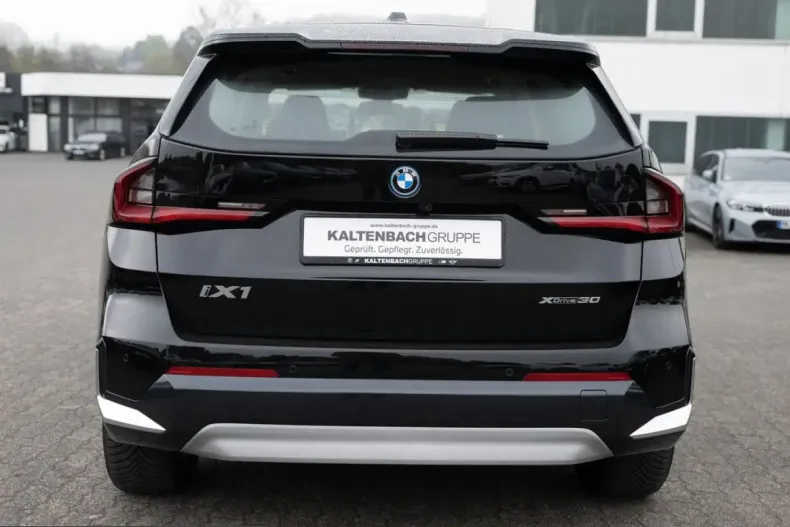 BMW iX1 (Seria X) din 2023 cu 48.275 km - oferta BMW215993 - foto 4
