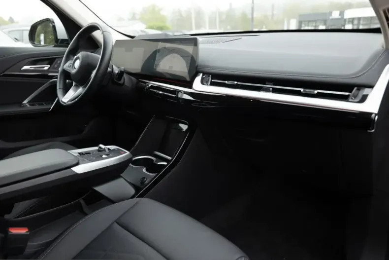 BMW iX1 (Seria X) din 2023 cu 48.275 km - oferta BMW215993 - foto 6