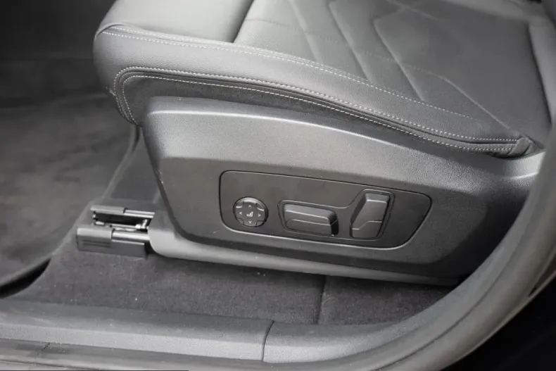 BMW iX1 (Seria X) din 2023 cu 48.275 km - oferta BMW215993 - foto 23