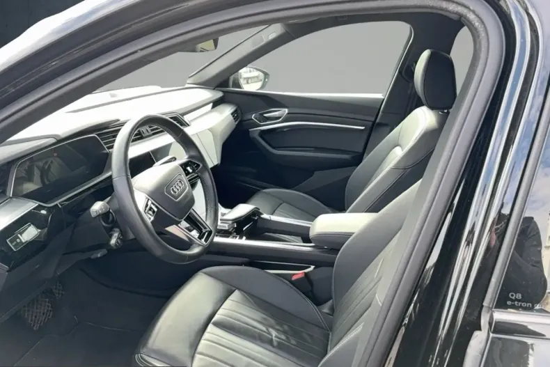 Audi Q8 e-tron din 2023 cu 55.493 km - oferta AUD215996 - foto 9