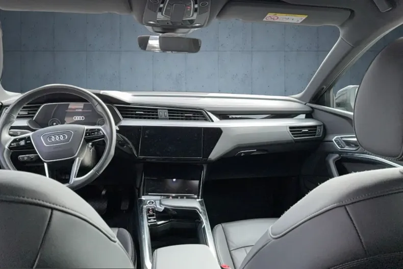 Audi Q8 e-tron din 2023 cu 55.493 km - oferta AUD215996 - foto 11