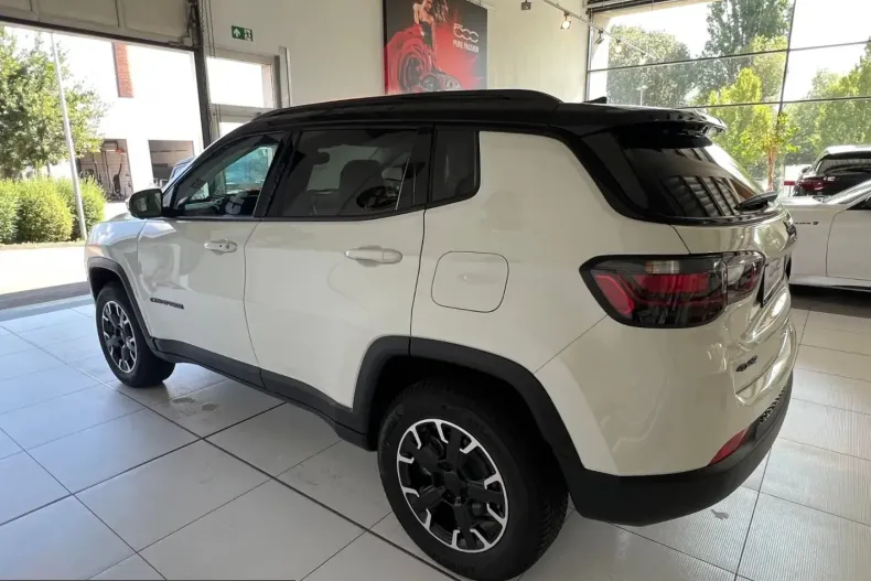 Jeep Compass din 2023 cu 19.833 km - oferta JEE216018 - foto 5