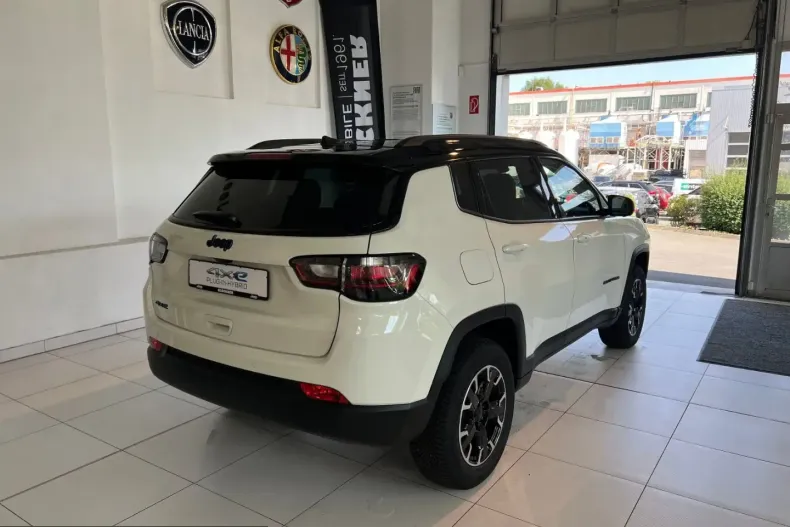 Jeep Compass din 2023 cu 19.833 km - oferta JEE216018 - foto 8