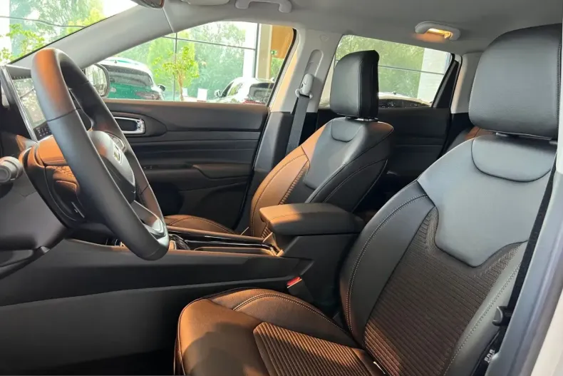Jeep Compass din 2023 cu 19.833 km - oferta JEE216018 - foto 15
