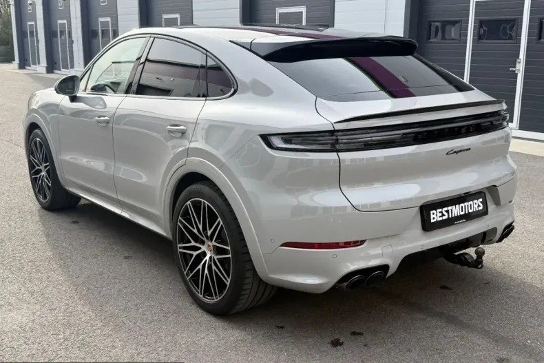 Porsche Cayenne din 2025 cu 10.900 km - oferta POR216035 - foto 4