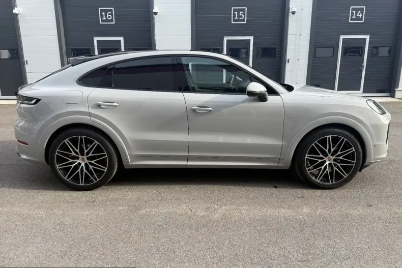 Porsche Cayenne din 2025 cu 10.900 km - oferta POR216035 - foto 7