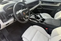 Porsche Cayenne din 2025 cu 10.900 km - oferta POR216035 - foto 9