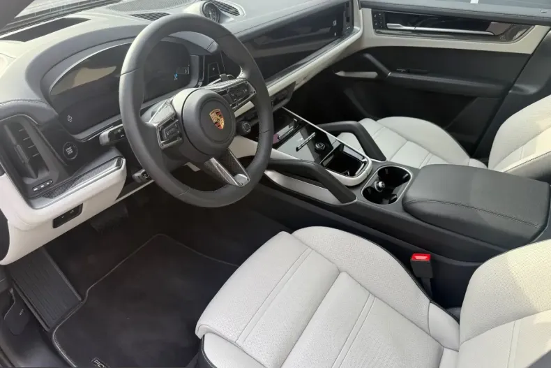 Porsche Cayenne din 2025 cu 10.900 km - oferta POR216035 - foto 9