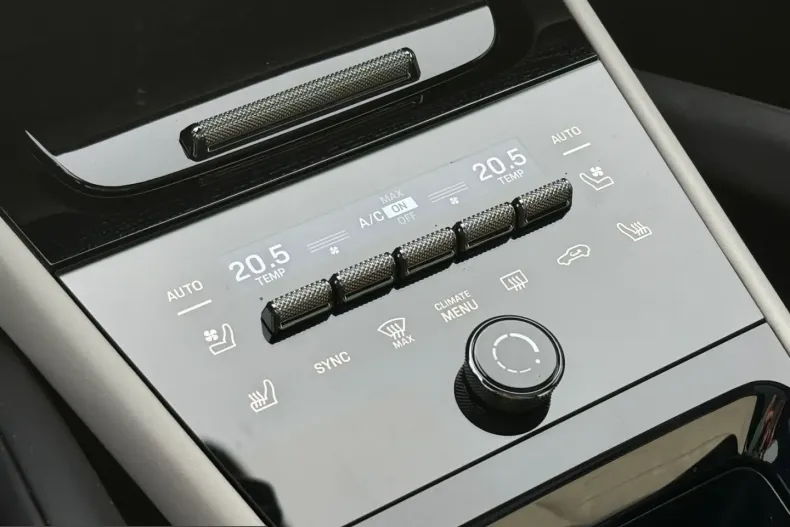 Porsche Cayenne din 2025 cu 10.900 km - oferta POR216035 - foto 23