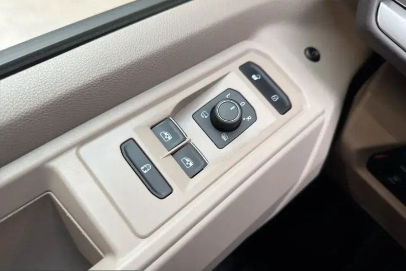 Volkswagen T7 Multivan din 2024 cu 69.400 km - oferta VOL216046 - foto 22