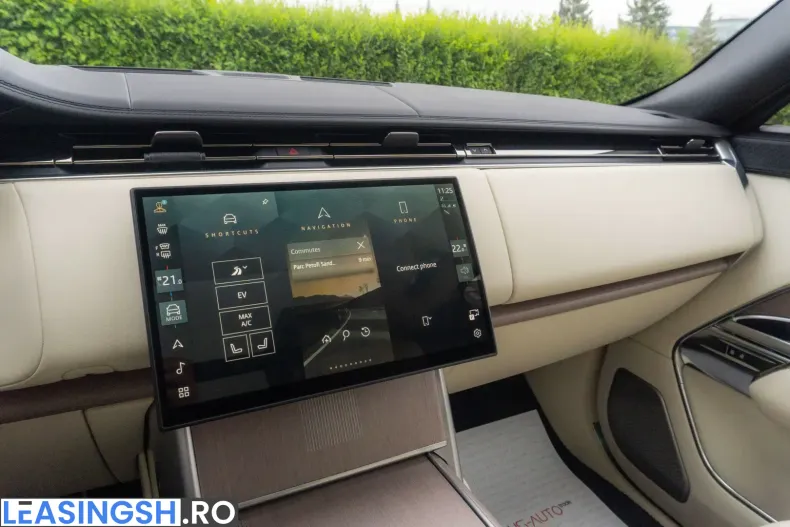 Land Rover Range Rover din 2025 cu 3.743 km - oferta LAN216079 - foto 17