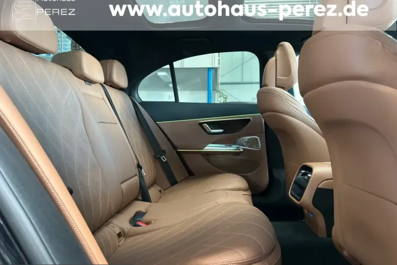 Mercedes-Benz E 450 (Clasa E) din 2024 cu 16.599 km - oferta MER216091 - foto 13