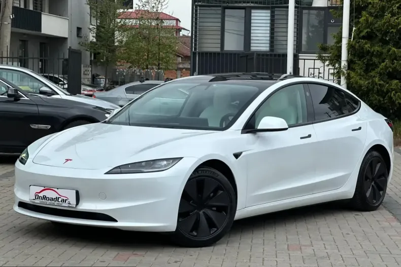 Tesla Model 3 din 2024 cu 66.734 km - oferta TES216103 - foto 1