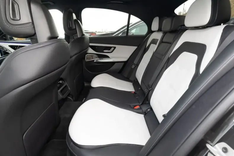 Mercedes-Benz E 53 AMG (Clasa E) din 2025 cu 5.653 km - oferta MER216118 - foto 11