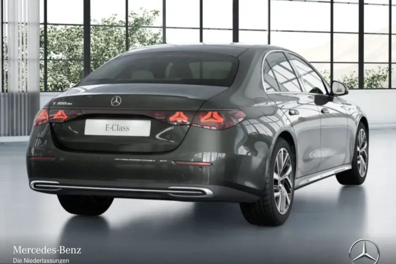 Mercedes-Benz E 300 (Clasa E) din 2025 cu 13.439 km - oferta MER216149 - foto 3