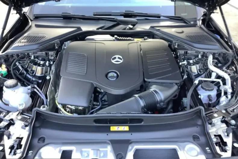 Mercedes-Benz E 300 (Clasa E) din 2025 cu 5.953 km - oferta MER216150 - foto 4