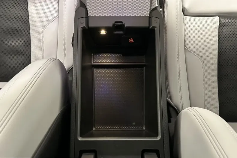 BMW M4 (Seria 4) din 2025 cu 5.529 km - oferta BMW216163 - foto 17