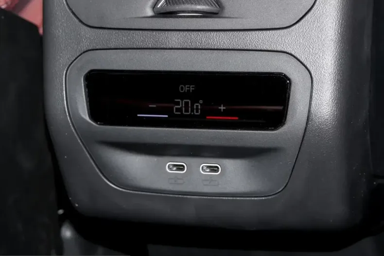 BMW iX3 (Seria X) din 2026 cu 2.300 km - oferta BMW216172 - foto 10