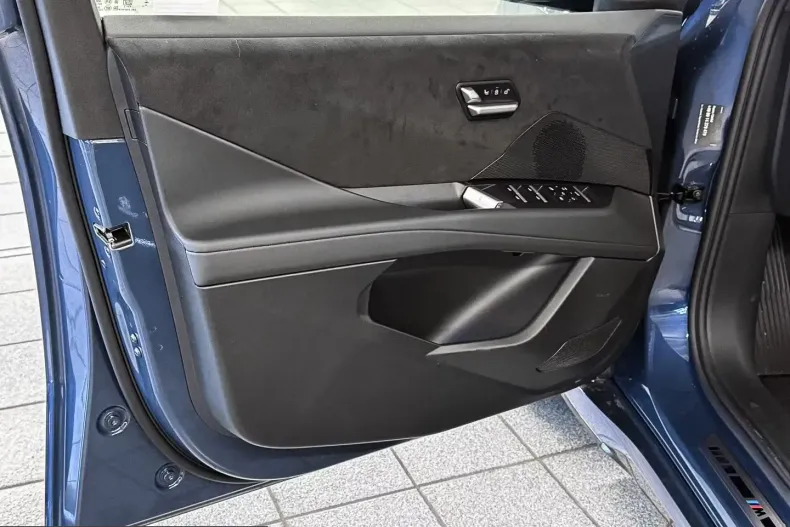BMW iX3 (Seria X) din 2026 cu 3.000 km - oferta BMW216176 - foto 8