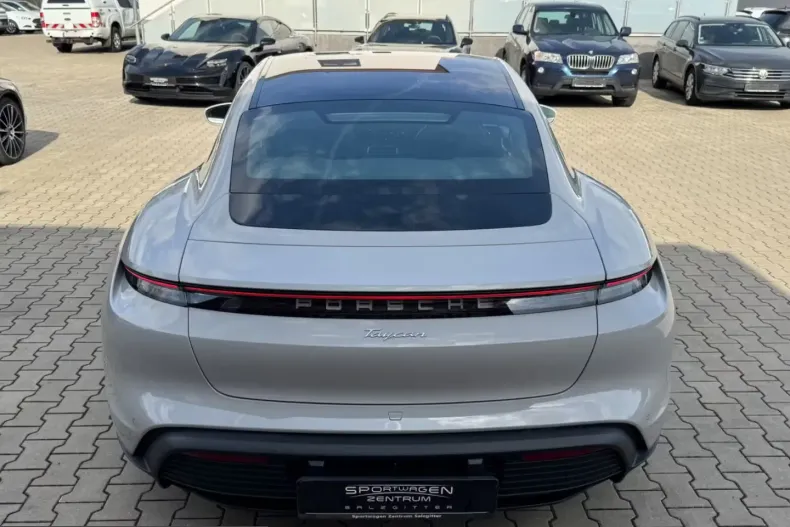 Porsche Taycan din 2026 cu 200 km - oferta POR216178 - foto 7