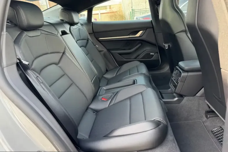 Porsche Taycan din 2026 cu 200 km - oferta POR216178 - foto 18