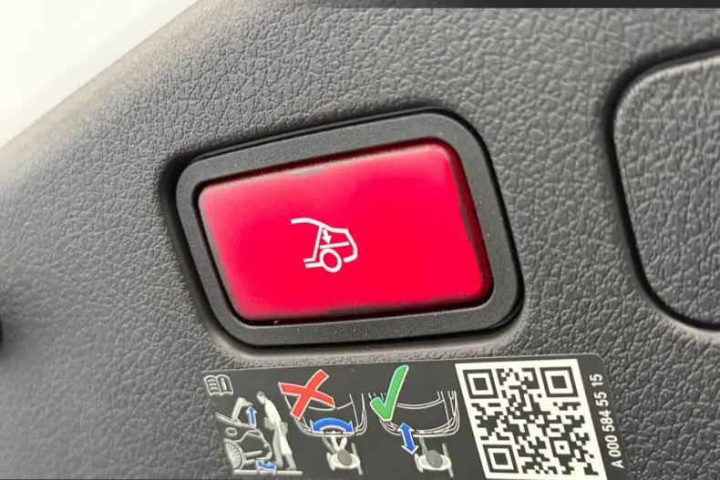 Mercedes-Benz CLE 200 (Clasa CLE) din 2025 cu 38.200 km - oferta MER216198 - foto 13