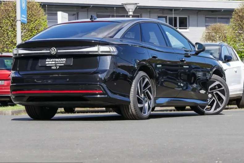 Volkswagen ID.7 din 2023 cu 45.348 km - oferta VOL216205 - foto 2