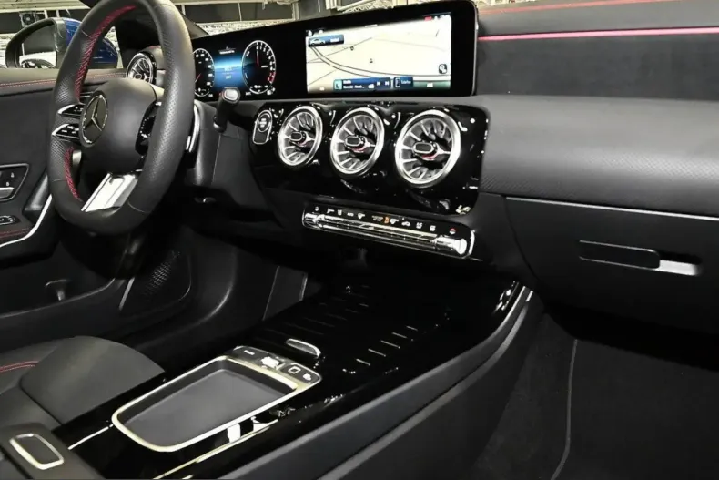 Mercedes-Benz CLA 250 (Clasa CLA) din 2025 cu 13.998 km - oferta MER216237 - foto 6